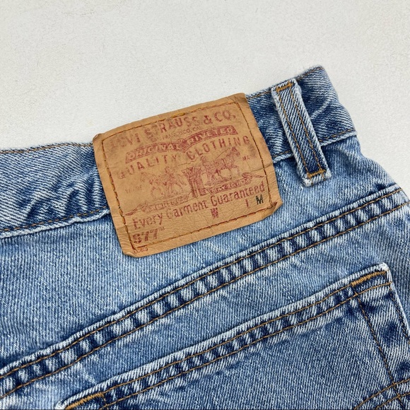 Levi’s 577 Vintage Jean Shorts - Picture 7 of 8